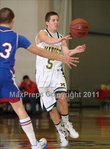 Thumbnail 3 in St. Ignatius vs. Bishop Manogue (Father Barry Christmas Classic) photogallery.