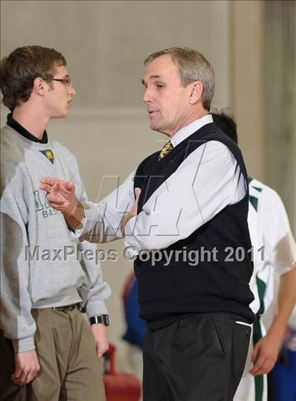 Thumbnail 3 in St. Ignatius vs. Bishop Manogue (Father Barry Christmas Classic) photogallery.