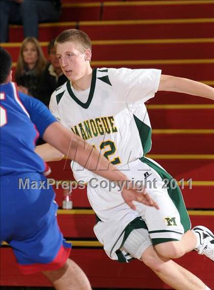 Thumbnail 3 in St. Ignatius vs. Bishop Manogue (Father Barry Christmas Classic) photogallery.