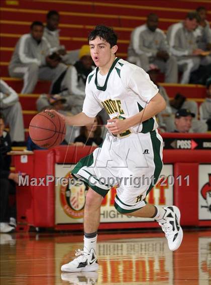 Thumbnail 1 in St. Ignatius vs. Bishop Manogue (Father Barry Christmas Classic) photogallery.