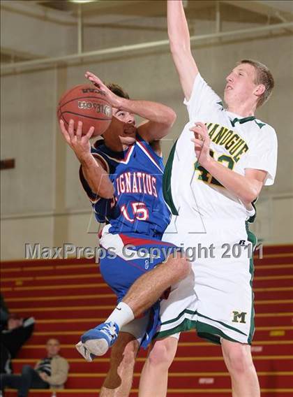 Thumbnail 1 in St. Ignatius vs. Bishop Manogue (Father Barry Christmas Classic) photogallery.