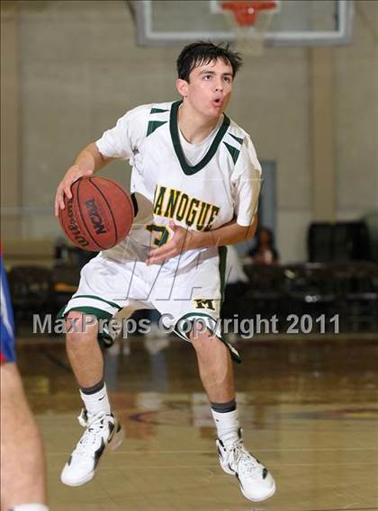 Thumbnail 1 in St. Ignatius vs. Bishop Manogue (Father Barry Christmas Classic) photogallery.