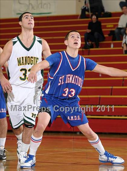 Thumbnail 1 in St. Ignatius vs. Bishop Manogue (Father Barry Christmas Classic) photogallery.