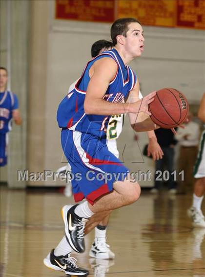 Thumbnail 1 in St. Ignatius vs. Bishop Manogue (Father Barry Christmas Classic) photogallery.