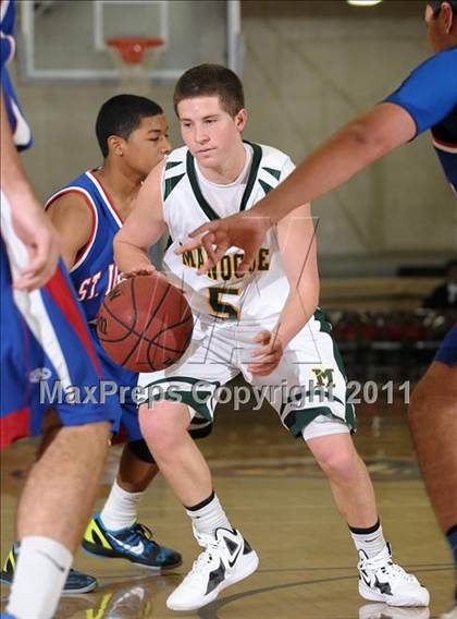 Thumbnail 2 in St. Ignatius vs. Bishop Manogue (Father Barry Christmas Classic) photogallery.