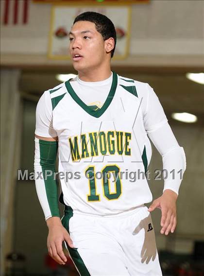 Thumbnail 1 in St. Ignatius vs. Bishop Manogue (Father Barry Christmas Classic) photogallery.