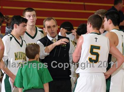 Thumbnail 2 in St. Ignatius vs. Bishop Manogue (Father Barry Christmas Classic) photogallery.
