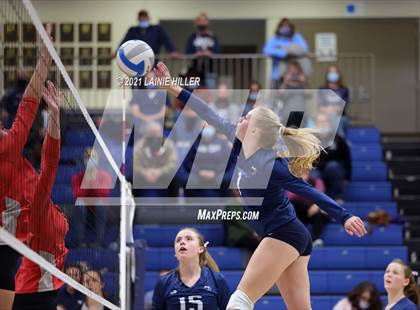 Thumbnail 1 in Duluth East @ Bemidji photogallery.