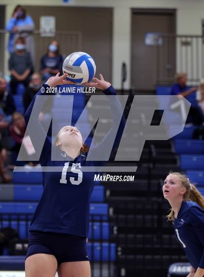 Thumbnail 2 in Duluth East @ Bemidji photogallery.