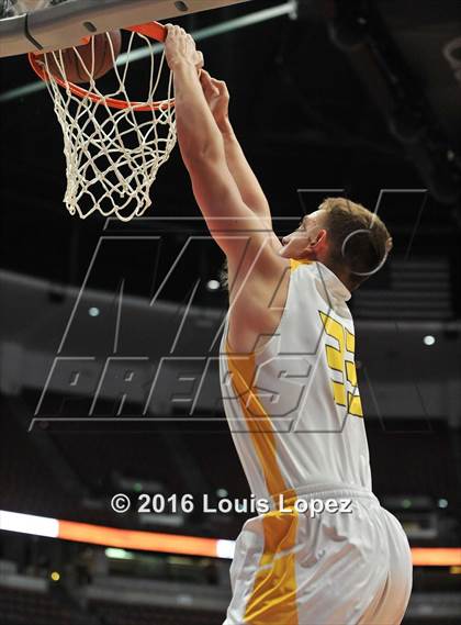 Thumbnail 2 in Santa Monica vs. Temecula Valley (CIF SS 1A Final) photogallery.