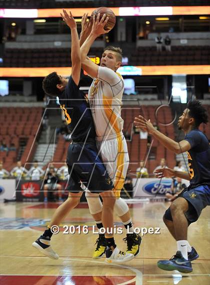 Thumbnail 3 in Santa Monica vs. Temecula Valley (CIF SS 1A Final) photogallery.