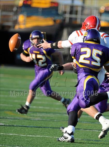 Thumbnail 1 in Mount Carmel vs. Lancaster Catholic (PIAA District 3 Quarterfinals) photogallery.