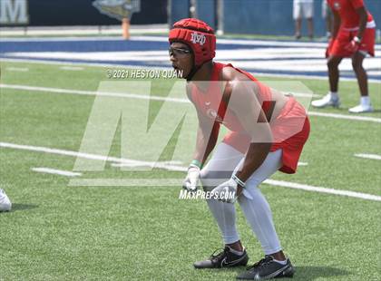 Thumbnail 3 in Mater Dei vs. Carlsbad  (Brave 8 Invitational) photogallery.