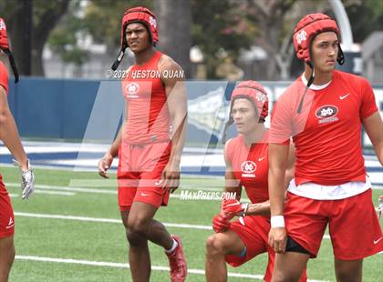 Thumbnail 1 in Mater Dei vs. Carlsbad  (Brave 8 Invitational) photogallery.