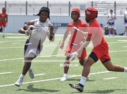 Thumbnail 2 in Mater Dei vs. Carlsbad  (Brave 8 Invitational) photogallery.