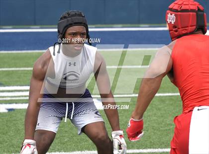 Thumbnail 3 in Mater Dei vs. Carlsbad  (Brave 8 Invitational) photogallery.
