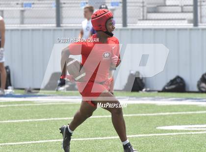 Thumbnail 2 in Mater Dei vs. Carlsbad  (Brave 8 Invitational) photogallery.