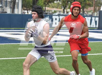 Thumbnail 1 in Mater Dei vs. Carlsbad  (Brave 8 Invitational) photogallery.