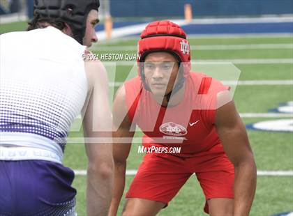 Thumbnail 2 in Mater Dei vs. Carlsbad  (Brave 8 Invitational) photogallery.