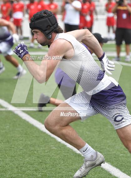 Thumbnail 1 in Mater Dei vs. Carlsbad  (Brave 8 Invitational) photogallery.