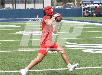 Thumbnail 1 in Mater Dei vs. Carlsbad  (Brave 8 Invitational) photogallery.