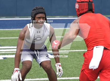 Thumbnail 1 in Mater Dei vs. Carlsbad  (Brave 8 Invitational) photogallery.