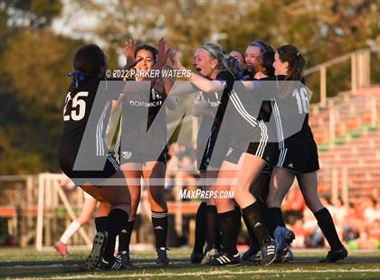Thumbnail 3 in Dominican vs Mt. Carmel (LHSAA Div 1 Quarterfinals) photogallery.