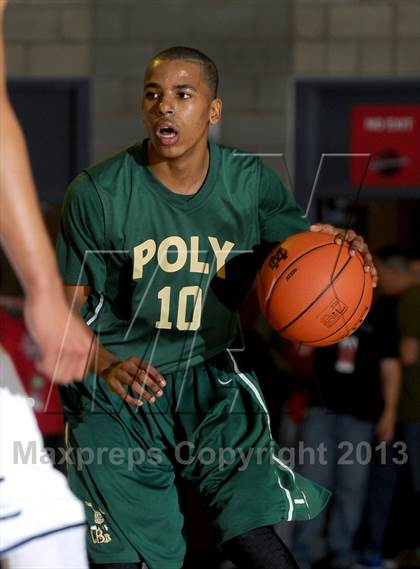 Thumbnail 2 in St. John Bosco vs. Long Beach Poly (Nike Extravaganza) photogallery.