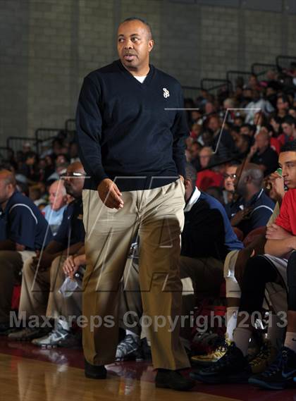 Thumbnail 1 in St. John Bosco vs. Long Beach Poly (Nike Extravaganza) photogallery.