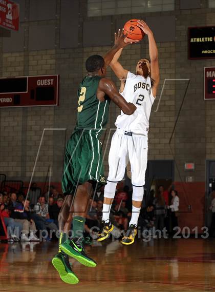 Thumbnail 2 in St. John Bosco vs. Long Beach Poly (Nike Extravaganza) photogallery.