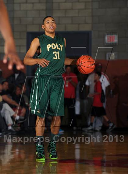 Thumbnail 1 in St. John Bosco vs. Long Beach Poly (Nike Extravaganza) photogallery.