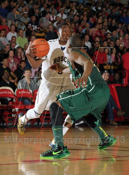 Thumbnail 1 in St. John Bosco vs. Long Beach Poly (Nike Extravaganza) photogallery.