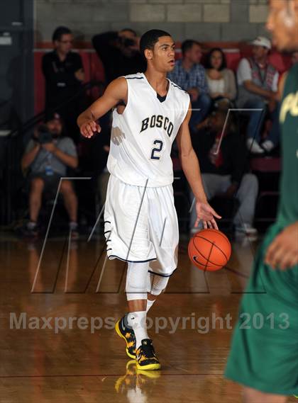 Thumbnail 1 in St. John Bosco vs. Long Beach Poly (Nike Extravaganza) photogallery.