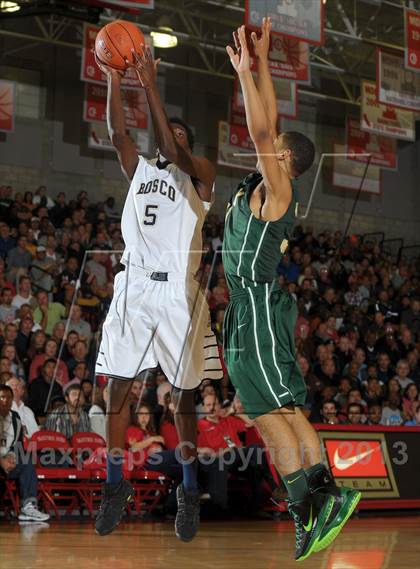 Thumbnail 1 in St. John Bosco vs. Long Beach Poly (Nike Extravaganza) photogallery.