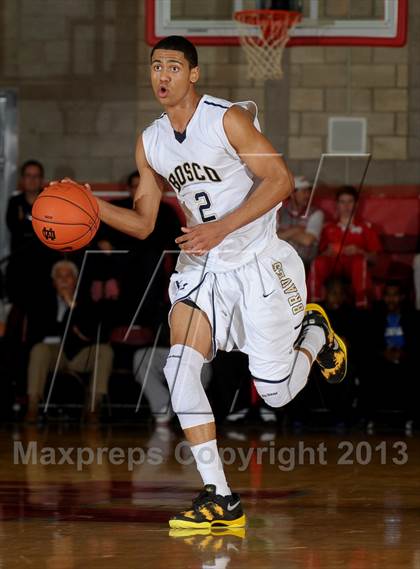 Thumbnail 2 in St. John Bosco vs. Long Beach Poly (Nike Extravaganza) photogallery.