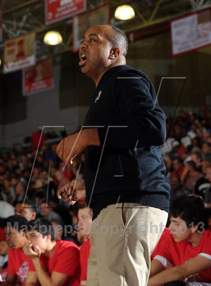 Thumbnail 1 in St. John Bosco vs. Long Beach Poly (Nike Extravaganza) photogallery.