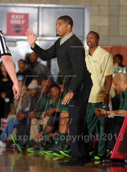 Thumbnail 1 in St. John Bosco vs. Long Beach Poly (Nike Extravaganza) photogallery.