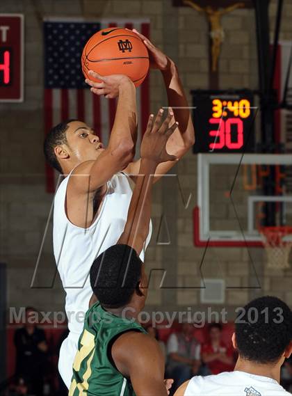 Thumbnail 1 in St. John Bosco vs. Long Beach Poly (Nike Extravaganza) photogallery.