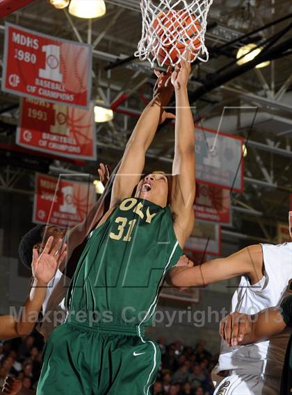 Thumbnail 1 in St. John Bosco vs. Long Beach Poly (Nike Extravaganza) photogallery.