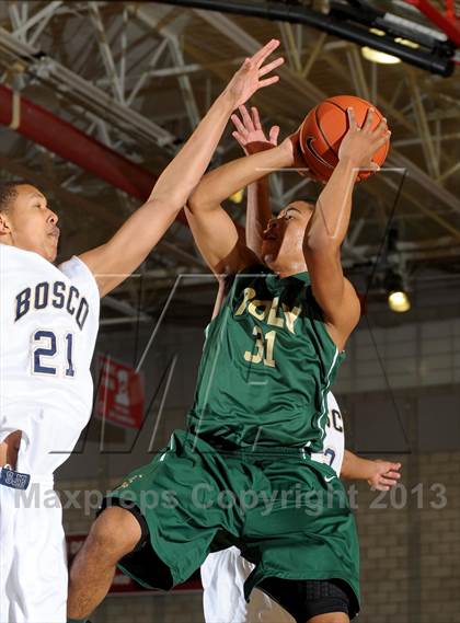 Thumbnail 2 in St. John Bosco vs. Long Beach Poly (Nike Extravaganza) photogallery.