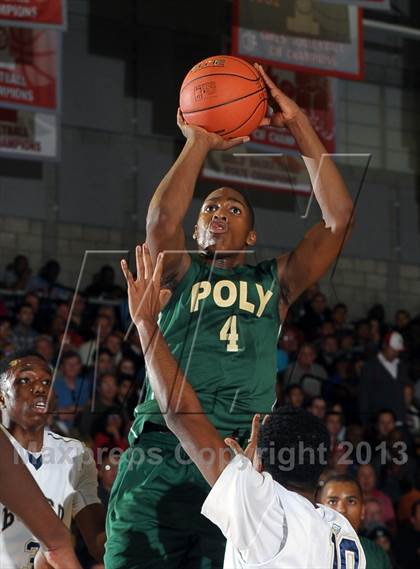 Thumbnail 1 in St. John Bosco vs. Long Beach Poly (Nike Extravaganza) photogallery.