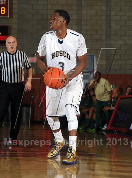 Thumbnail 1 in St. John Bosco vs. Long Beach Poly (Nike Extravaganza) photogallery.
