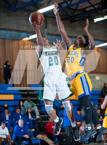 Thumbnail 3 in Grant vs. Fremont (Oakland Legends Classic) photogallery.