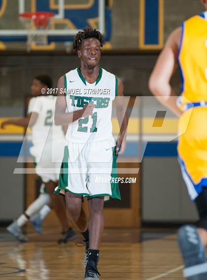 Thumbnail 2 in Grant vs. Fremont (Oakland Legends Classic) photogallery.