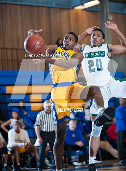 Thumbnail 1 in Grant vs. Fremont (Oakland Legends Classic) photogallery.