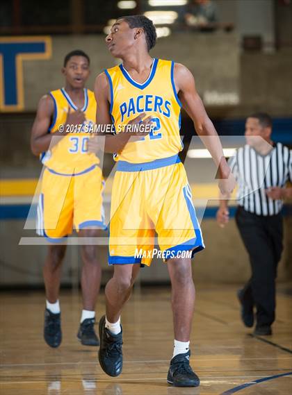 Thumbnail 2 in Grant vs. Fremont (Oakland Legends Classic) photogallery.