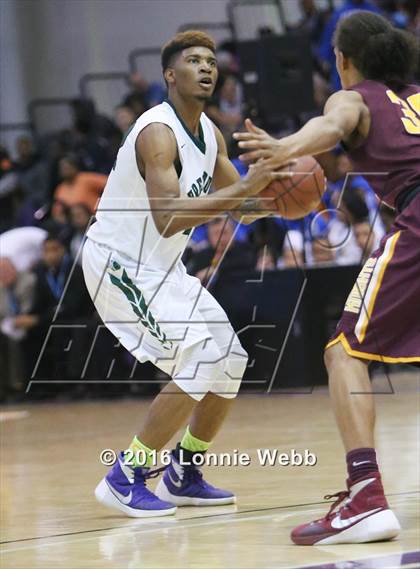Thumbnail 2 in Brentwood vs Mt. Vernon (SNY Invitational) photogallery.