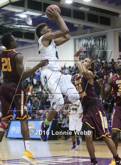 Thumbnail 3 in Brentwood vs Mt. Vernon (SNY Invitational) photogallery.