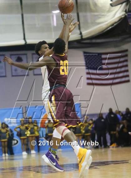 Thumbnail 3 in Brentwood vs Mt. Vernon (SNY Invitational) photogallery.