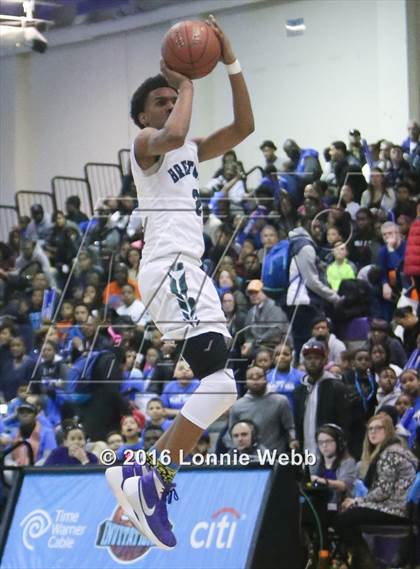 Thumbnail 3 in Brentwood vs Mt. Vernon (SNY Invitational) photogallery.
